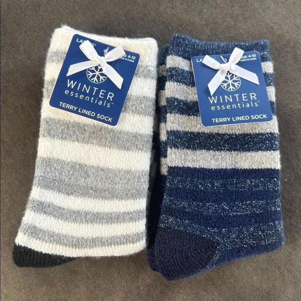 Womens Winter Essentials Terry Lined Striped Socks 1xBlue 1xWhite Size 4-10 NEW